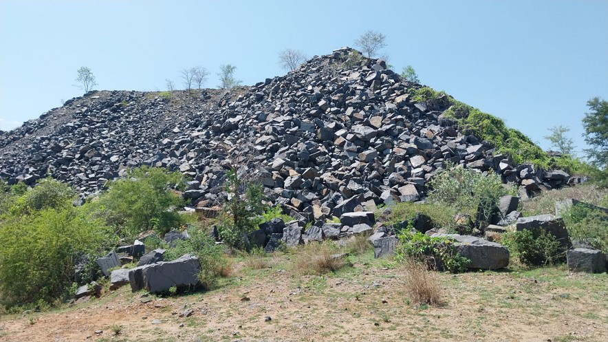 Granite stone and off-cuts